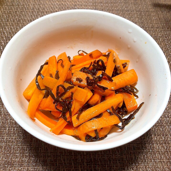簡単・激早!夕飯の副菜に!ニンジンの塩昆布♪